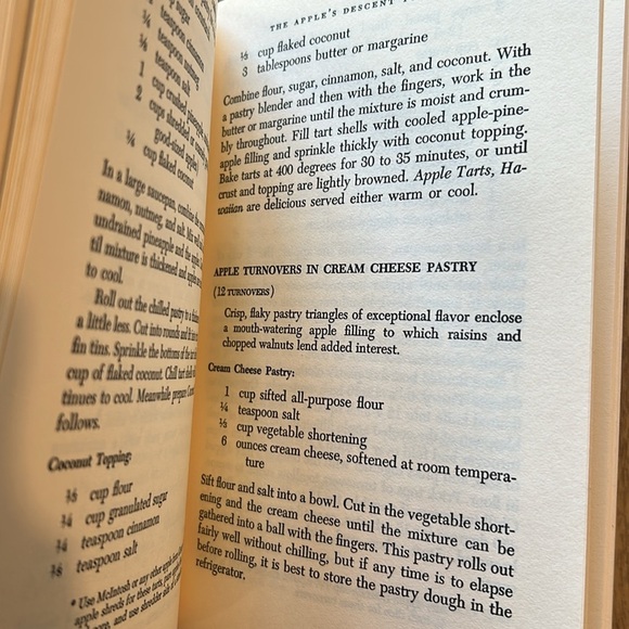 Vintage Delights of Apple Cookery by Lila Perl Sweet & Savory Apple Cookbook 60s - Picture 12 of 12